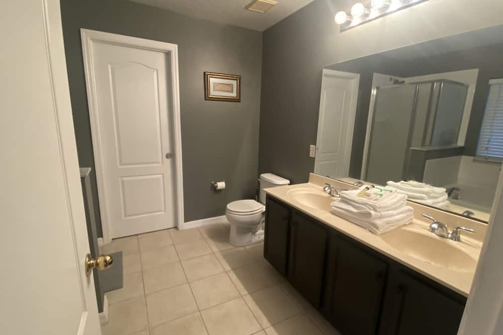 Photo of Bathroom in West Stonebridge