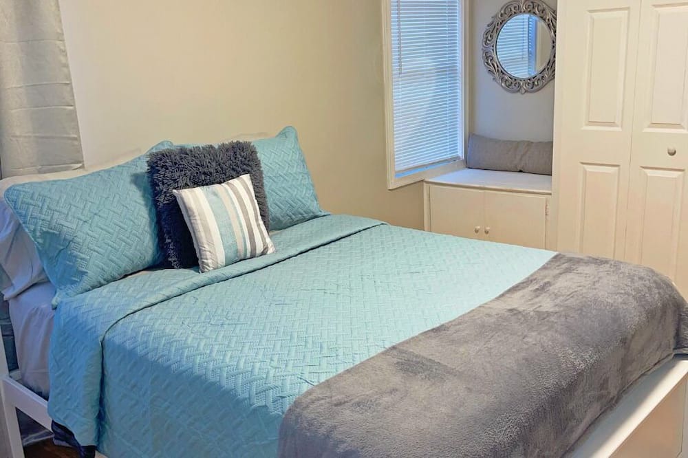 Photo of Bedroom in South Palm Park Neighborhood Association