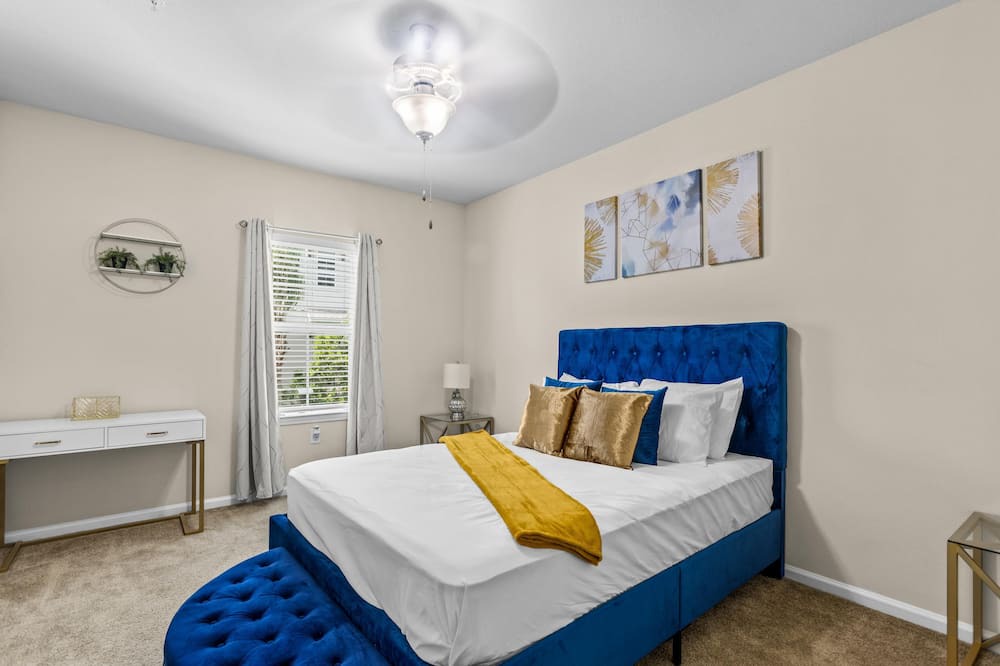 Photo of Bedroom in Deerwood