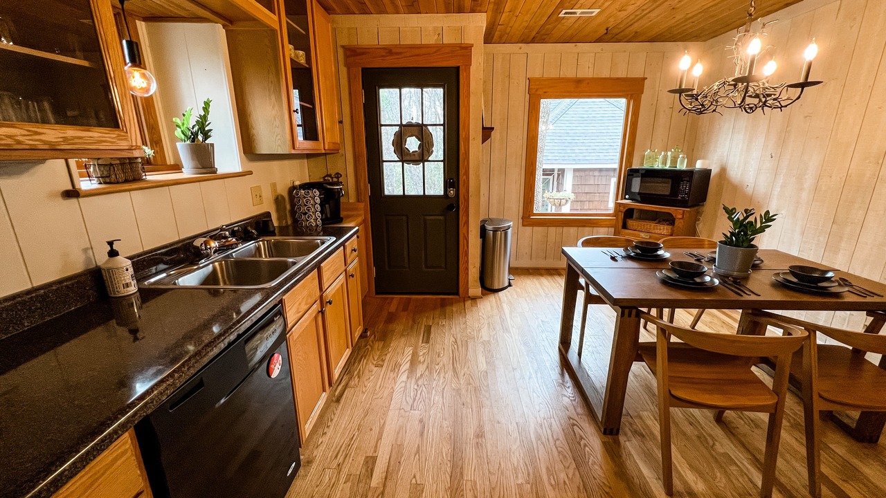 Photo of Livingroom in Cliff Ridge Colony