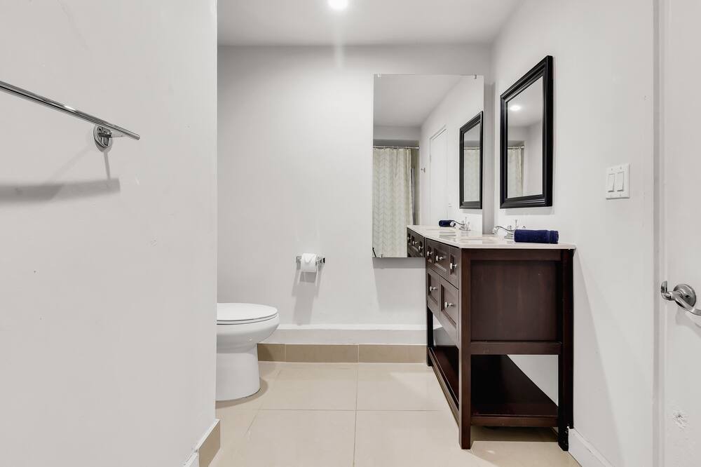 Photo of Bathroom in Northeast Coconut Grove