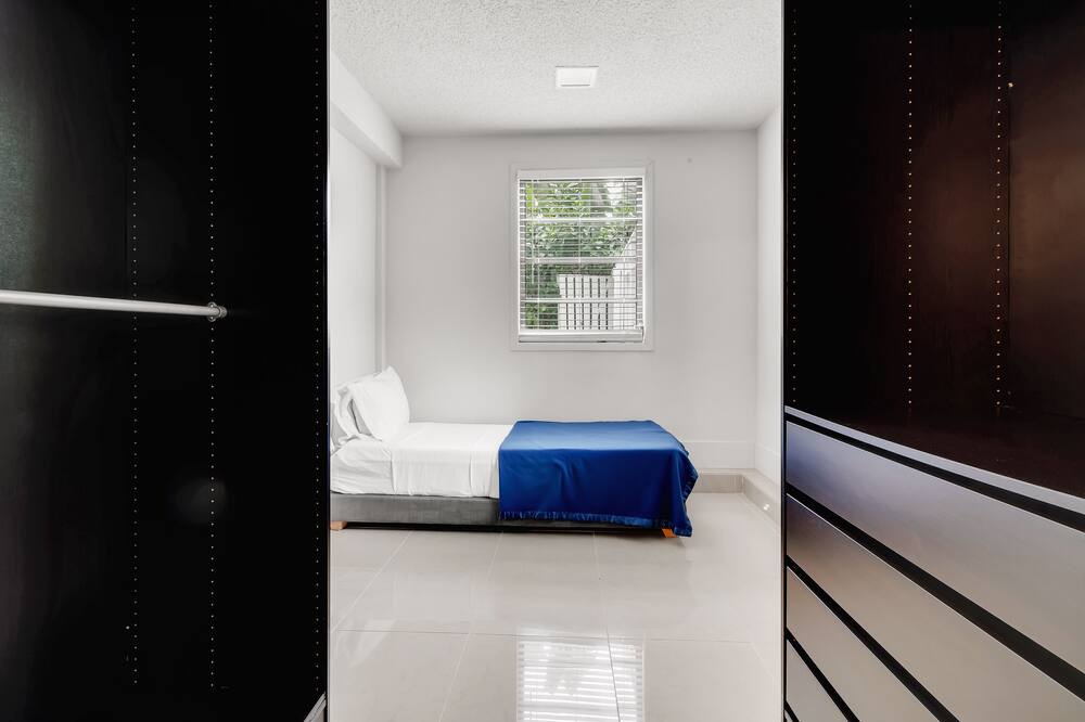 Photo of Bedroom in Northeast Coconut Grove
