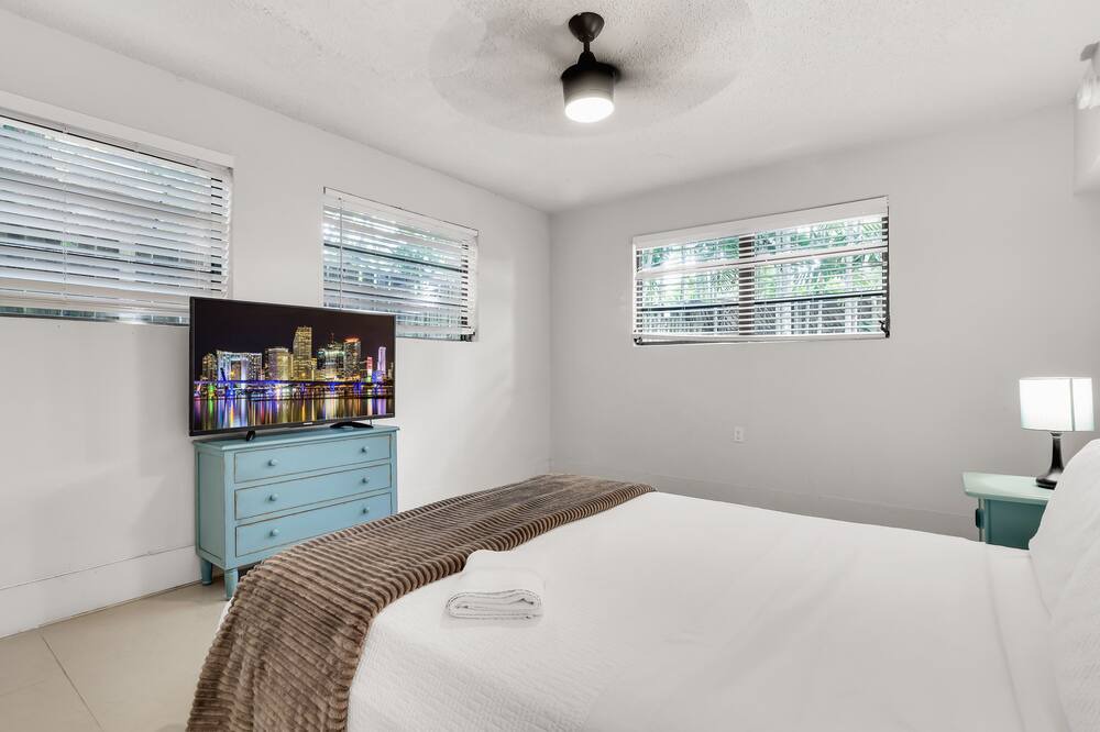 Photo of Bedroom in Northeast Coconut Grove