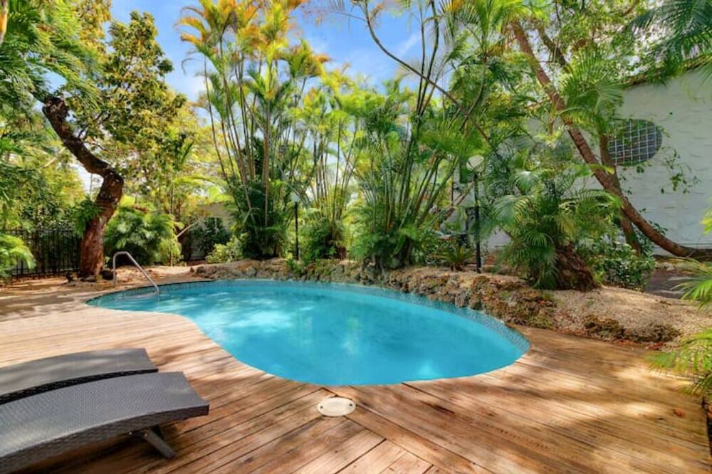 Photo of Outdoor in Northeast Coconut Grove