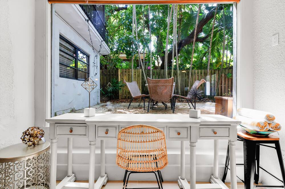 Photo of Patio Balcony in Northeast Coconut Grove