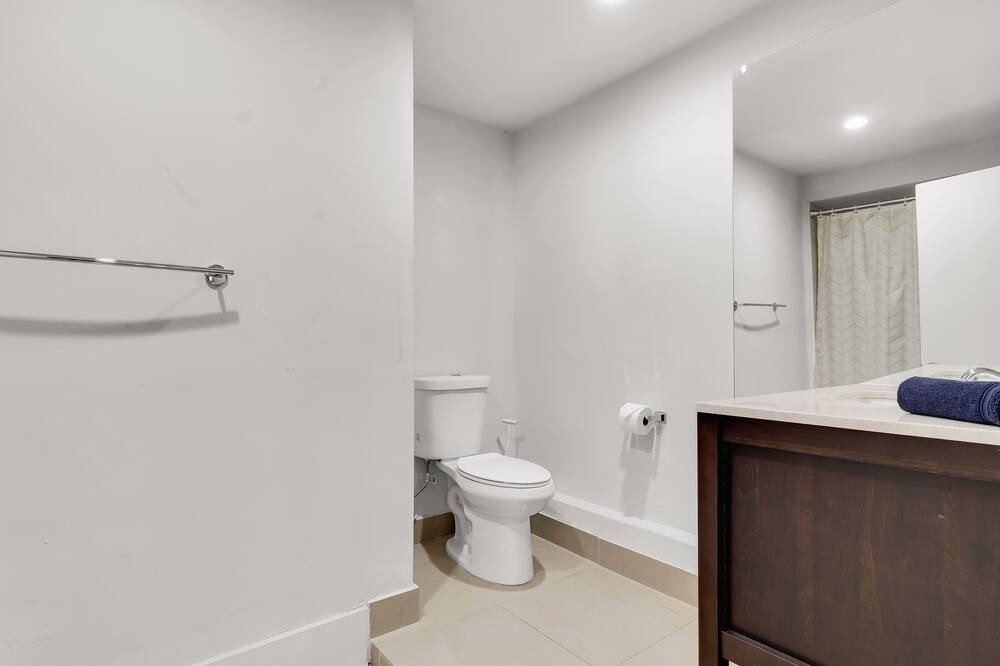 Photo of Bathroom in Northeast Coconut Grove