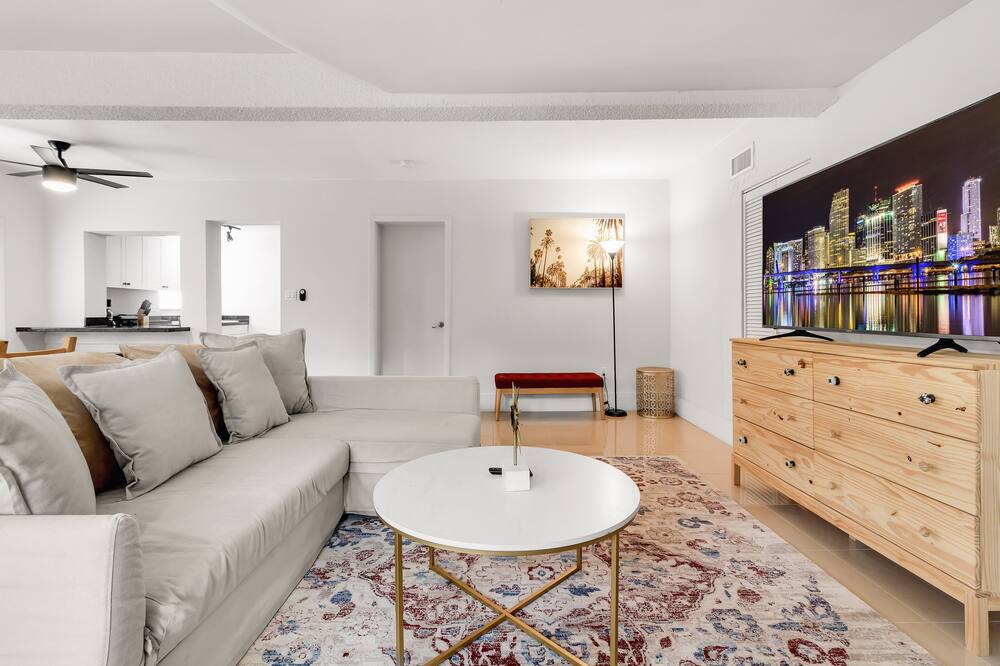 Photo of Livingroom in Northeast Coconut Grove