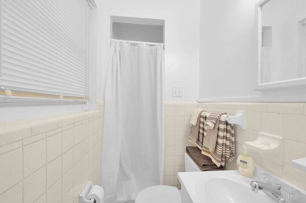 Photo of Bedroom in Lakeshore South