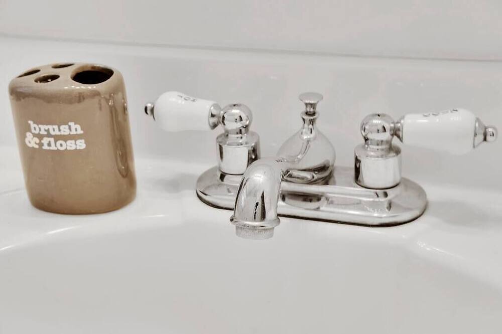 Photo of Bathroom in Lakeshore South
