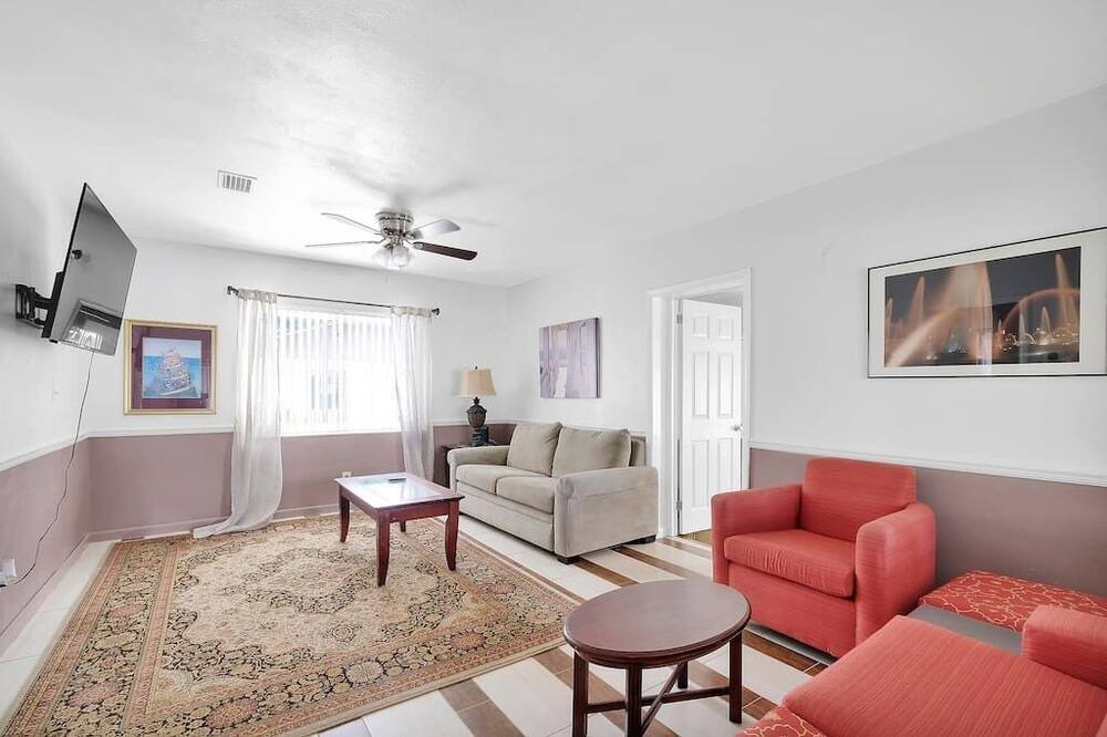 Photo of Bedroom in Lakeshore South