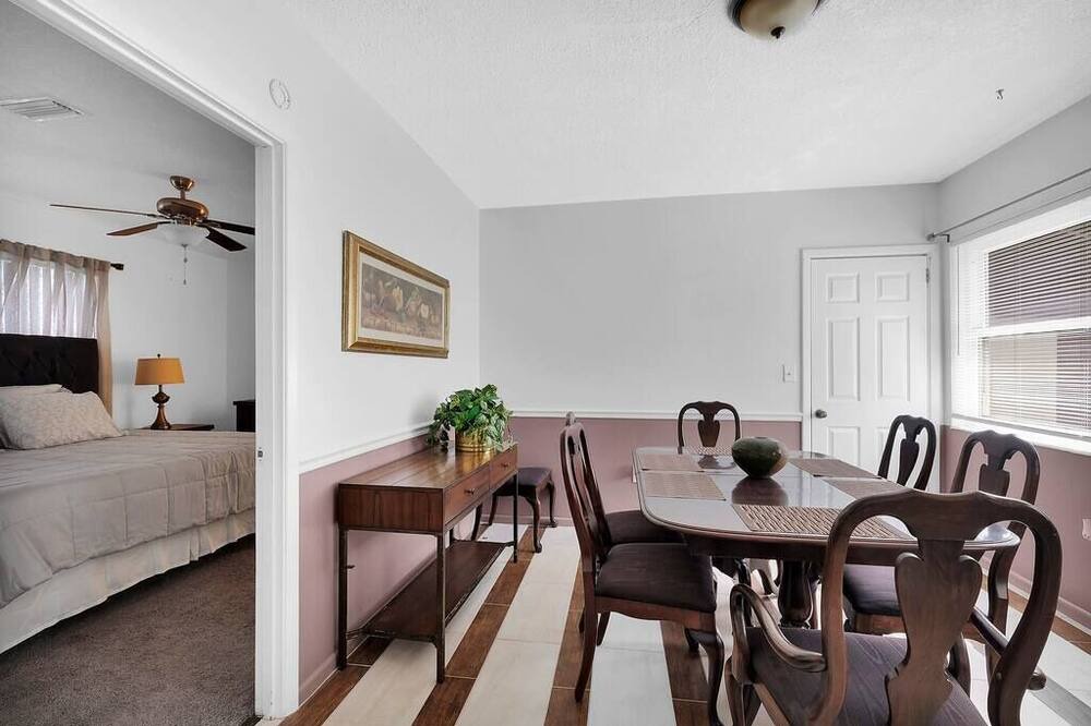 Photo of Bedroom in Lakeshore South