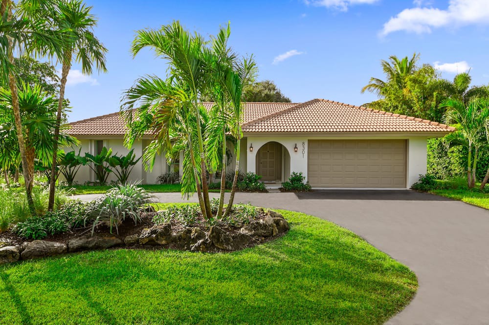 Photo of Outdoor in Lake Clarke Shores