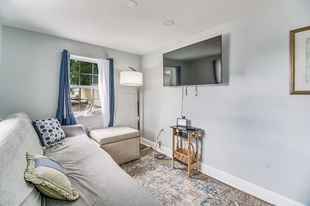 Photo of Livingroom in West Pensacola