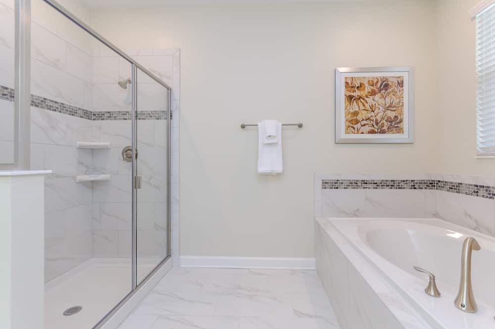 Photo of Bathroom in Davenport