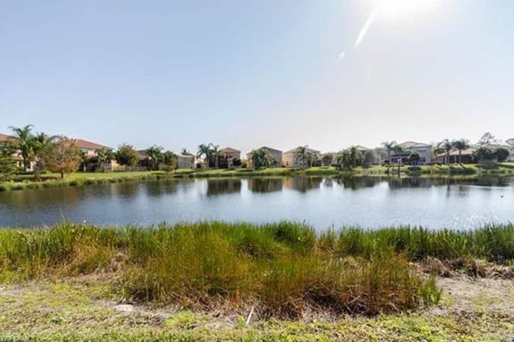 Photo of Others in Botanica Lakes