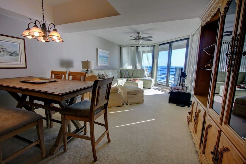 Photo of Livingroom in New Smyrna Beach