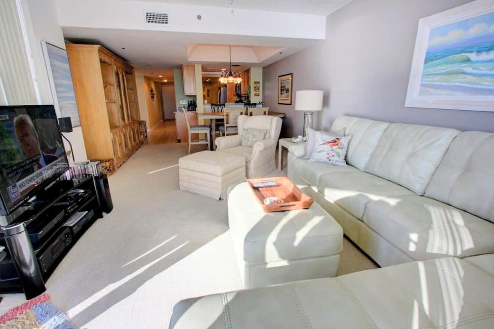 Photo of Livingroom in New Smyrna Beach