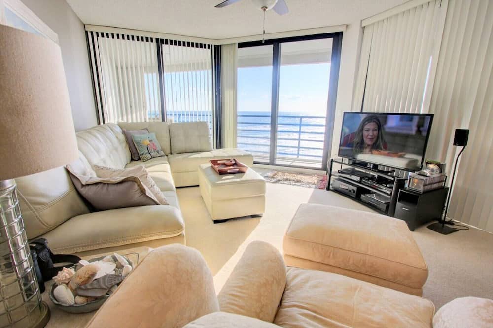 Photo of Livingroom in New Smyrna Beach