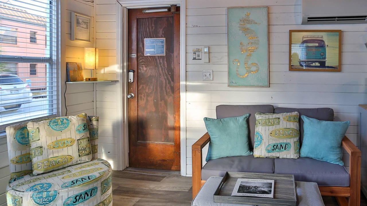 Photo of Livingroom in Treasure Island