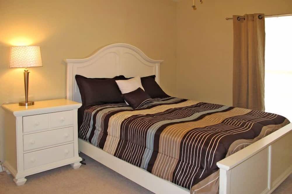 Photo of Bedroom in Eisenhower