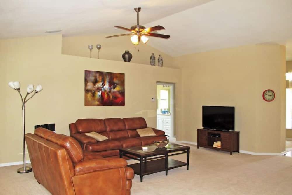 Photo of Livingroom in Eisenhower