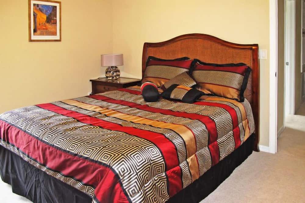 Photo of Bedroom in Eisenhower