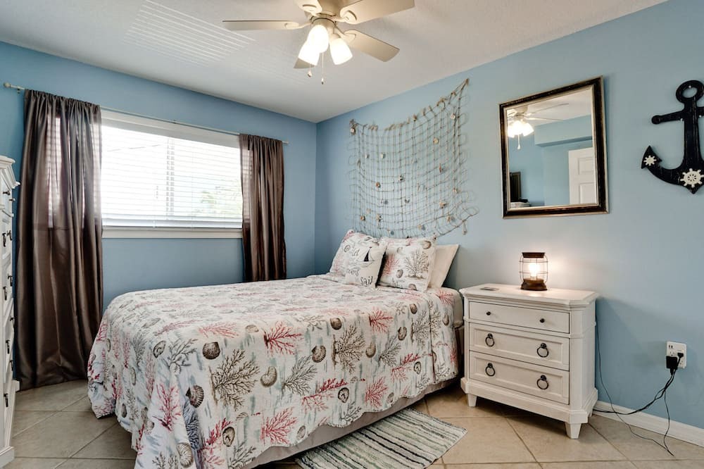 Photo of Bedroom in Bradenton Beach