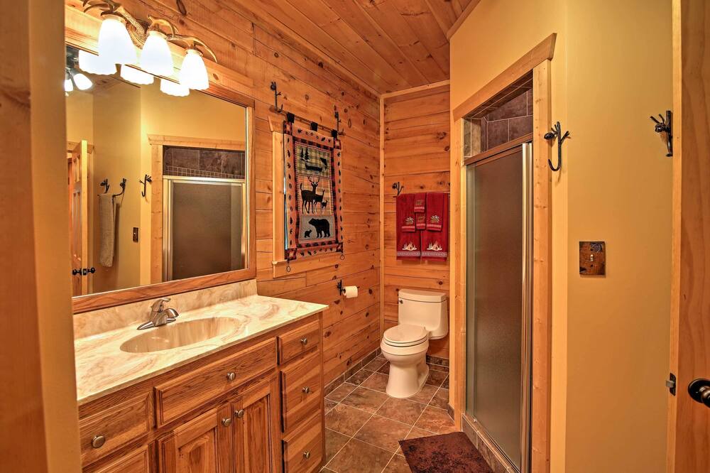 Photo of Bathroom in Dahlonega