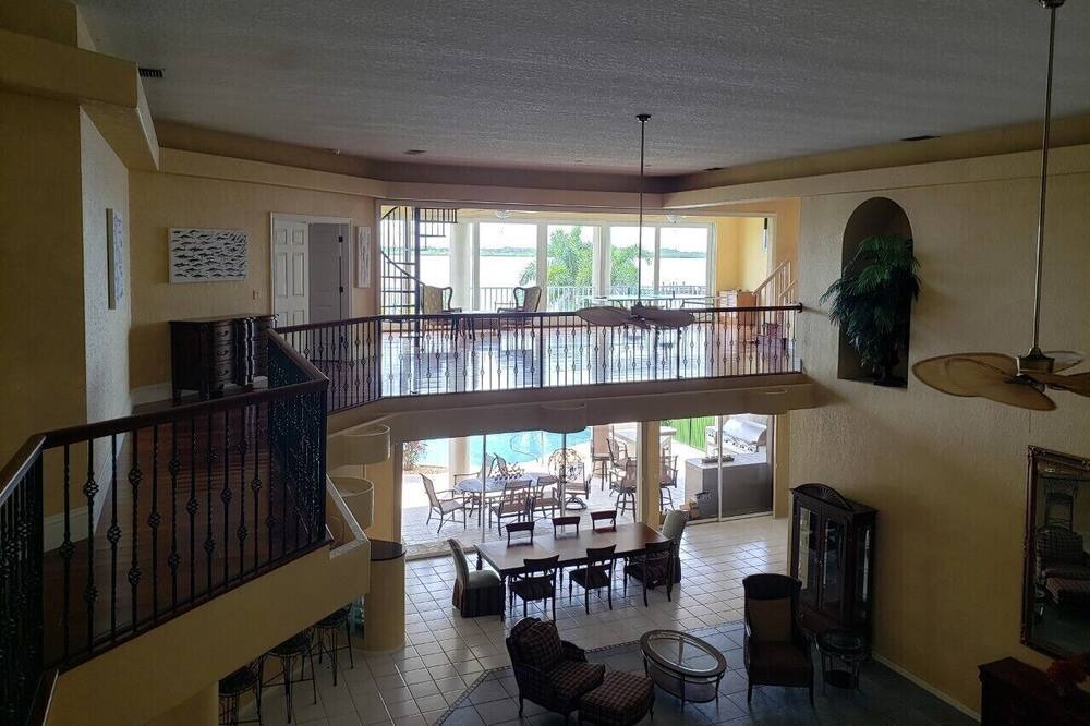 Photo of Livingroom in Gulf Cove