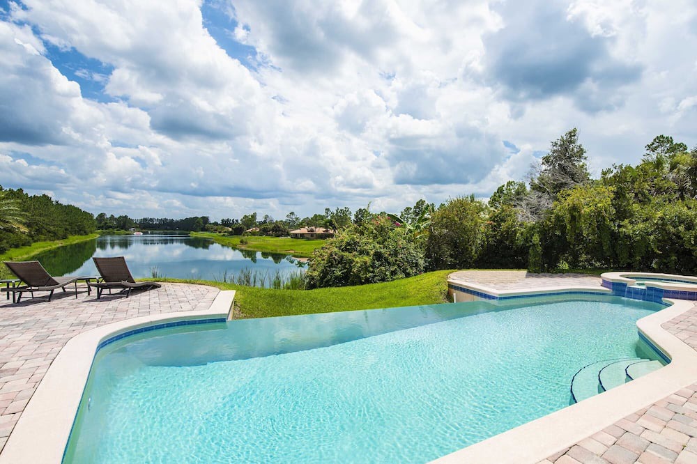 Photo of Outdoor in Groveland