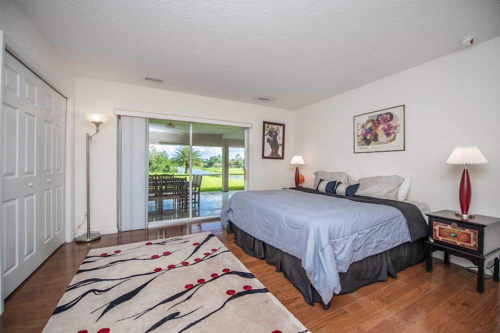 Photo of Bedroom in Groveland