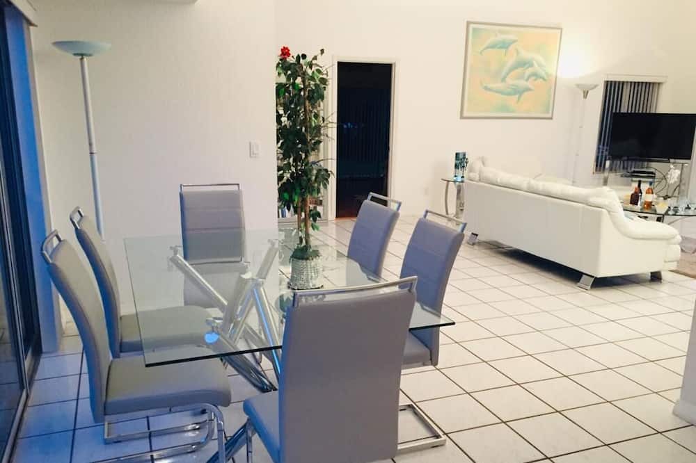 Photo of Livingroom in Clermont