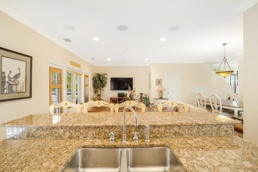 Photo of Kitchen in Marathon