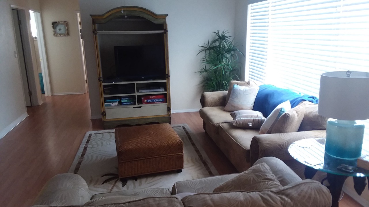 Photo of Livingroom in Golden Beach