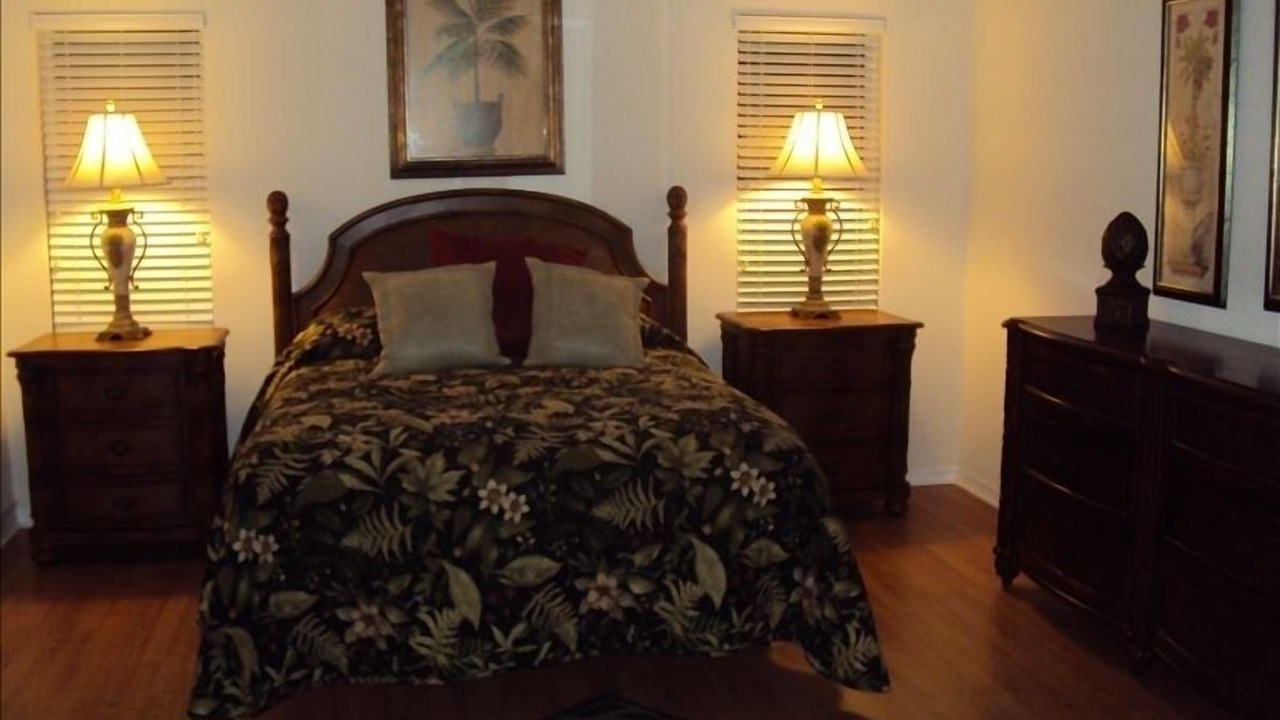 Photo of Bedroom in Golden Beach