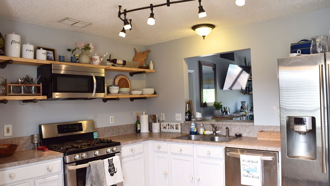 Photo of Kitchen in Sandalwood