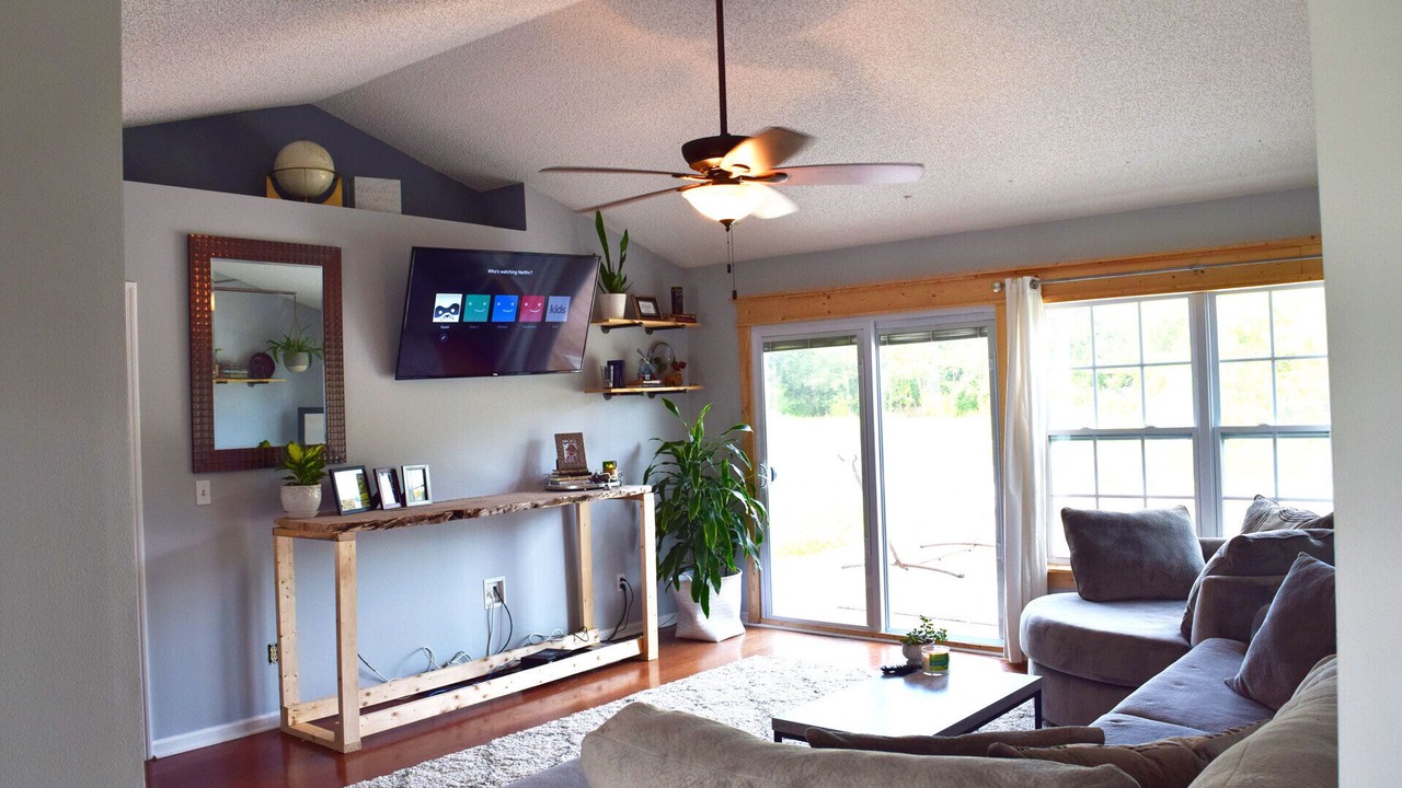 Photo of Livingroom in Sandalwood