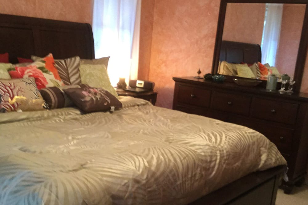 Photo of Bedroom in Englewood