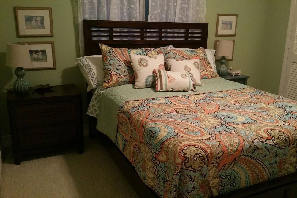 Photo of Bedroom in Englewood