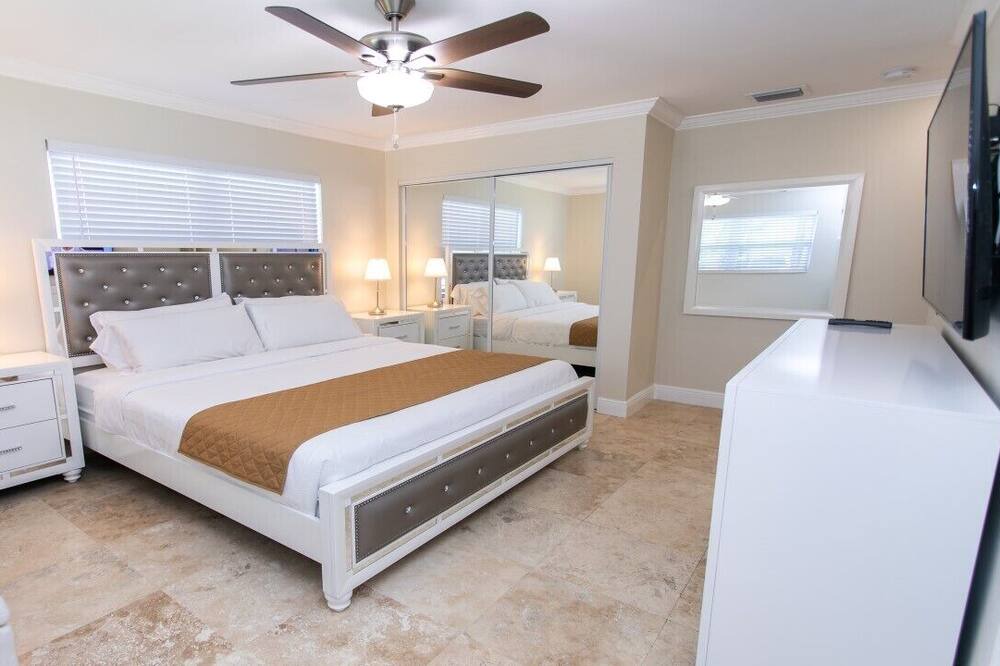 Photo of Bedroom in Dania Beach