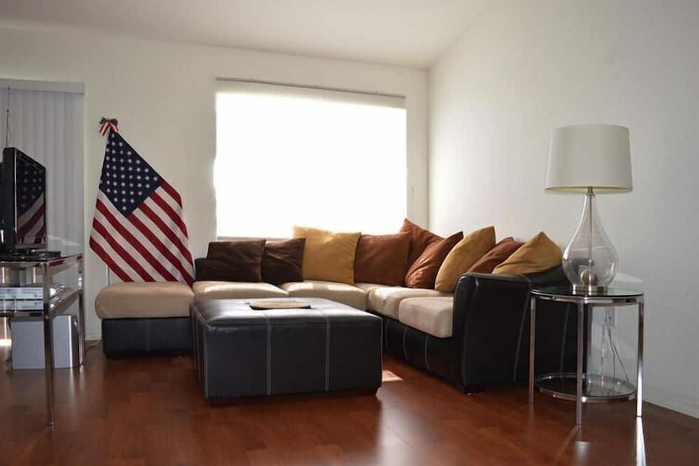 Photo of Livingroom in Joel