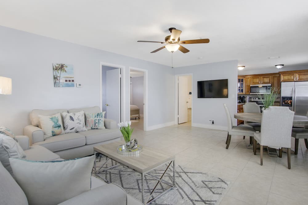 Photo of Livingroom in Florida North Atlantic Coast