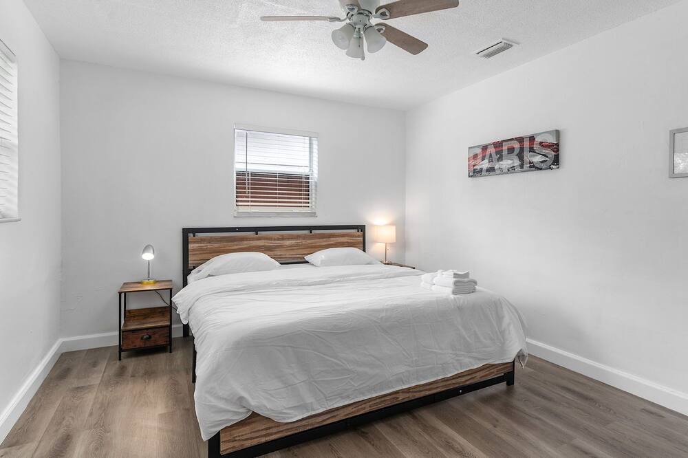 Photo of Bedroom in Edgewood