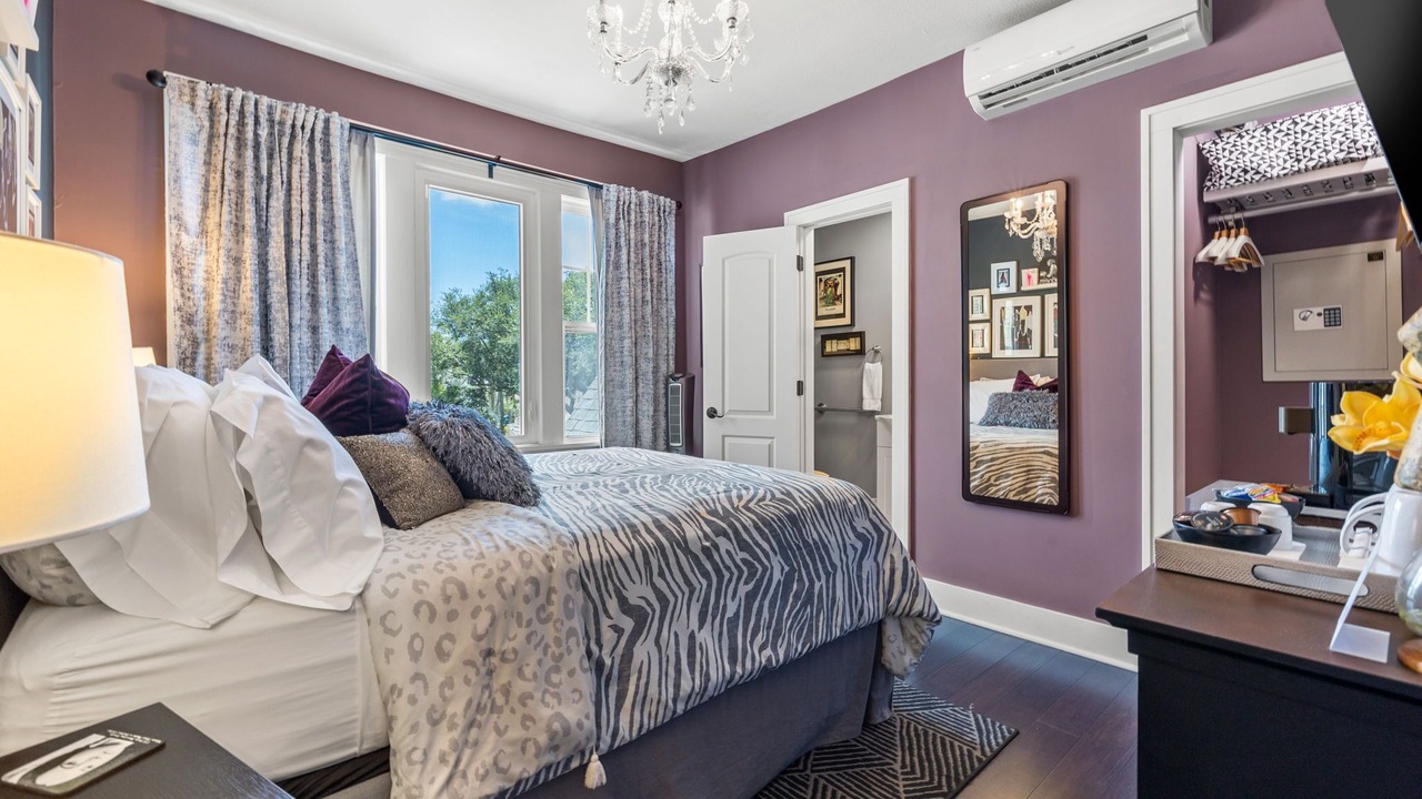 Photo of Bedroom in Historic Kenwood