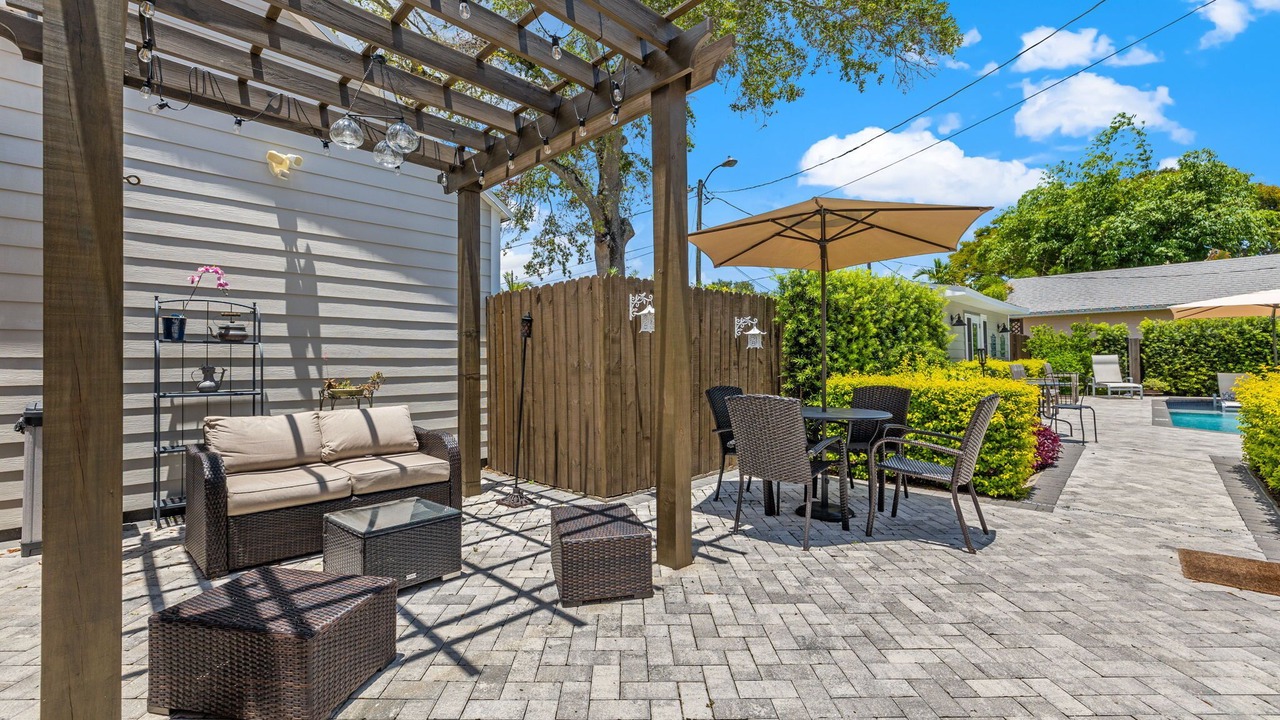 Photo of Patio Balcony in Historic Kenwood