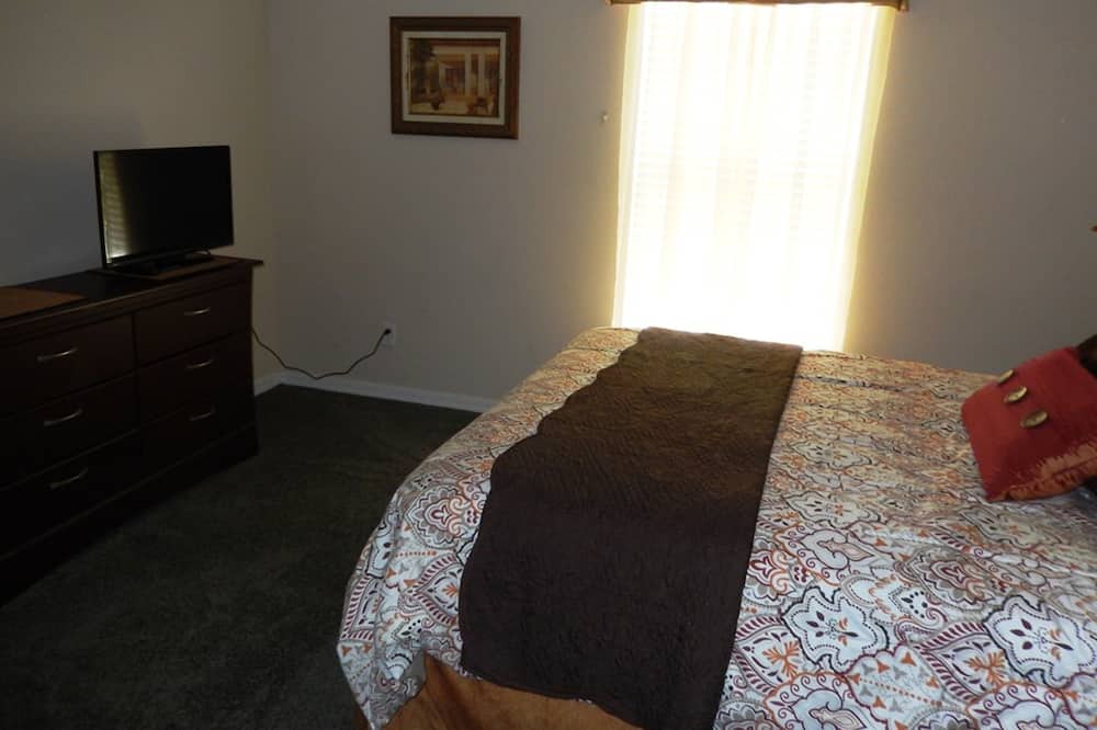Photo of Bedroom in Sandy Ridge