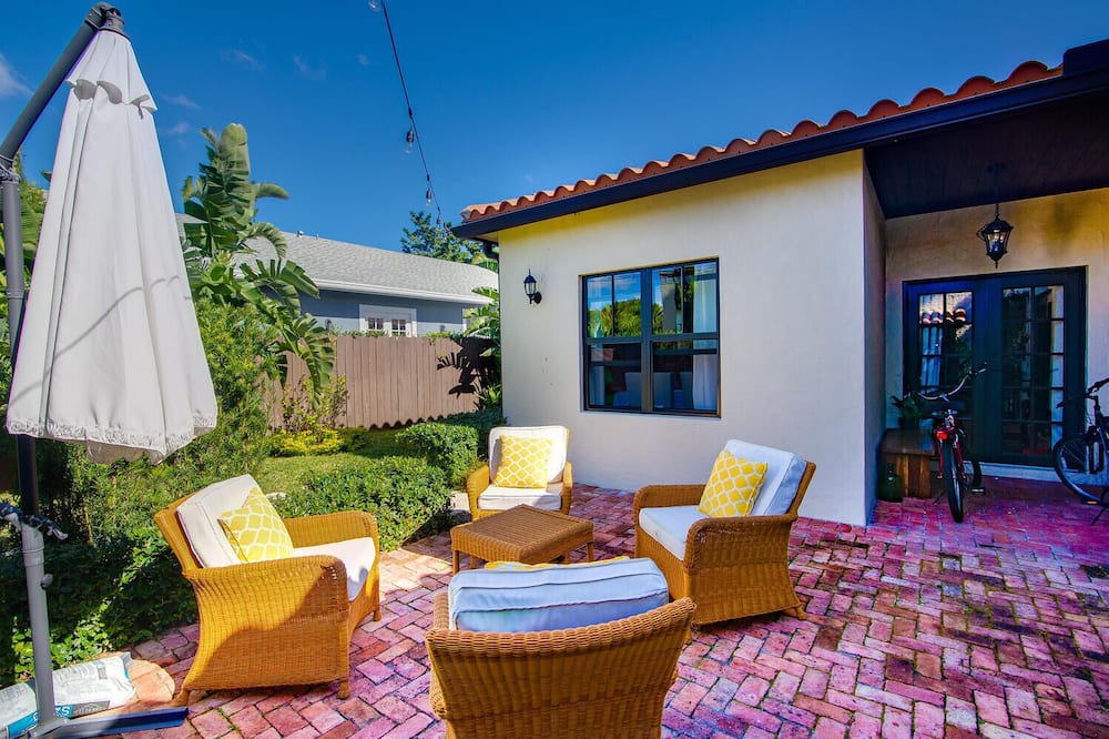 Photo of Patio Balcony in Old Northwood Historic District