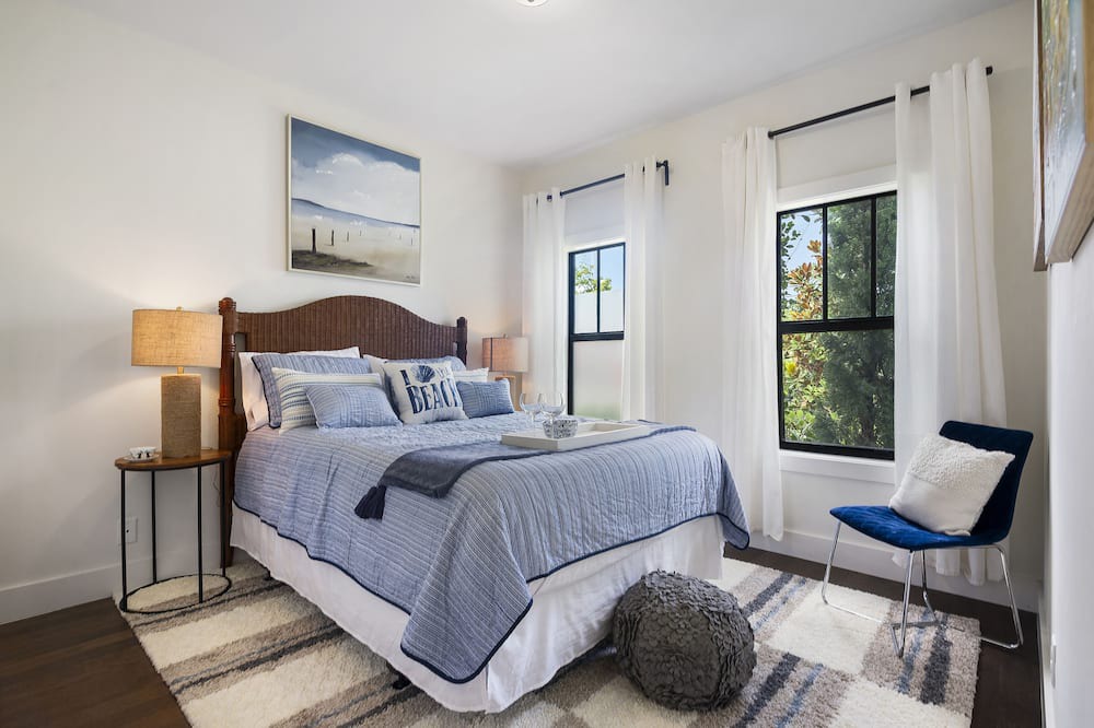 Photo of Bedroom in Old Northwood Historic District