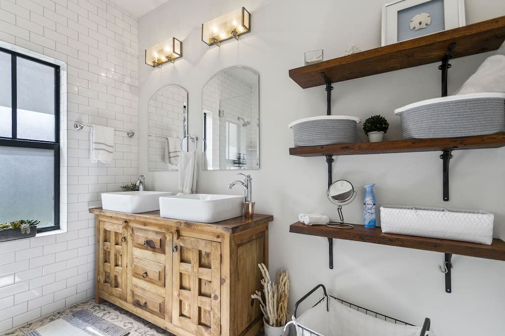 Photo of Bathroom in Old Northwood Historic District