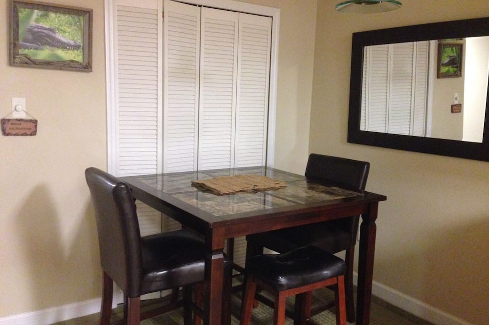 Photo of Livingroom in Springs at Kings Bay